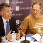 Christian Lesaec junto al abogado Manuel Hernández