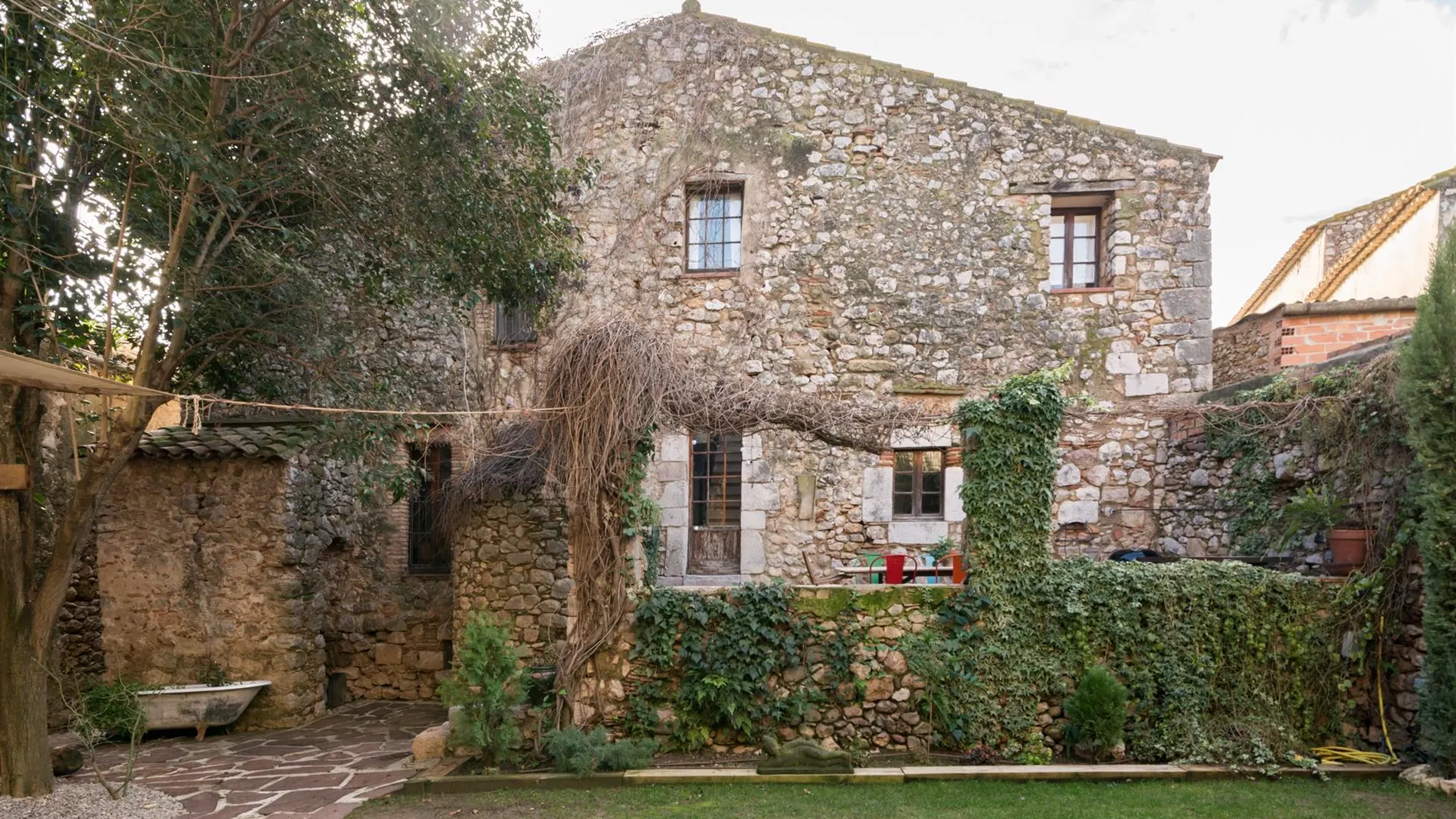 Economía.- Nueve de cada diez españoles planean explorar destinos menos conocidos este otoño, según encuesta de Airbnb