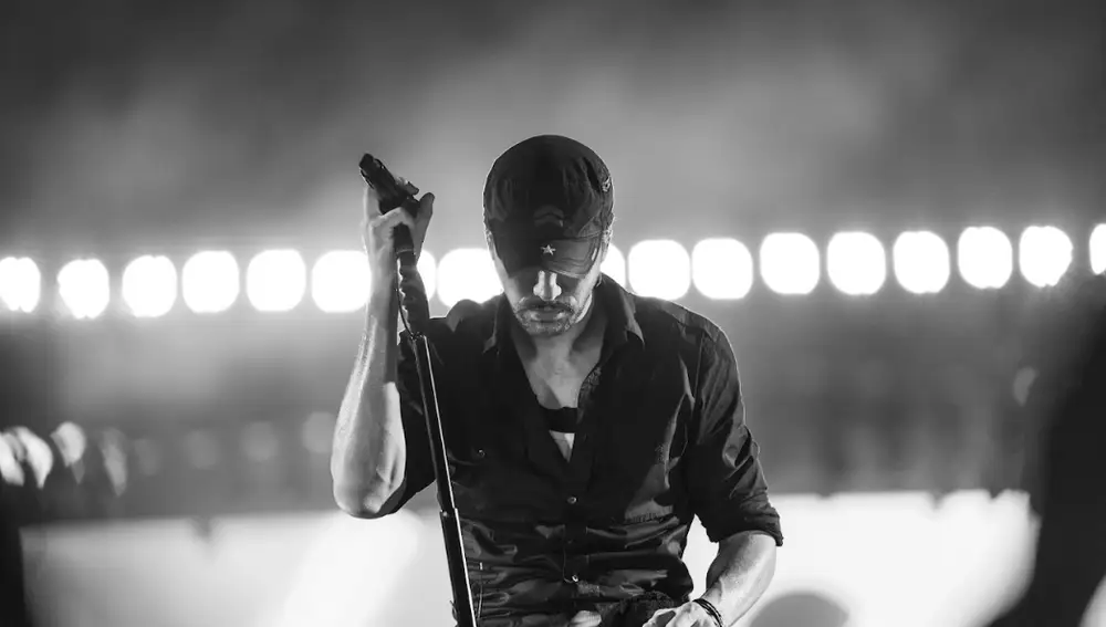 Enrique Iglesias en uno de sus conciertos en Oriente Medio