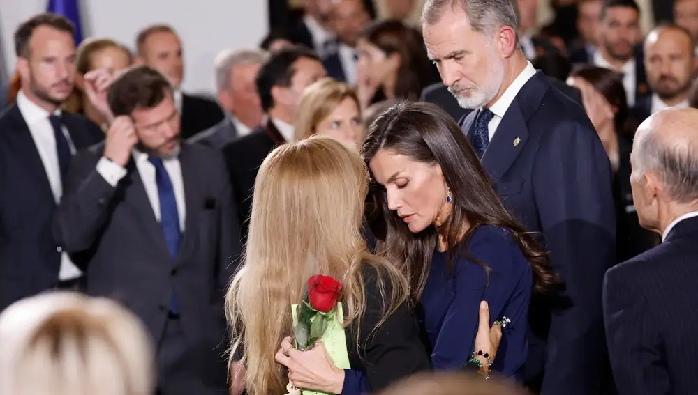 Los Reyes Felipe VI y Letizia en el funeral de Estado del miércoles pasado en Valencia