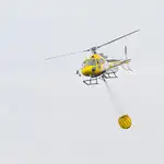 Sucesos.- Declarado un incendio forestal en Güeñes (Vizcaya), que permanece activo debido al fuerte viento