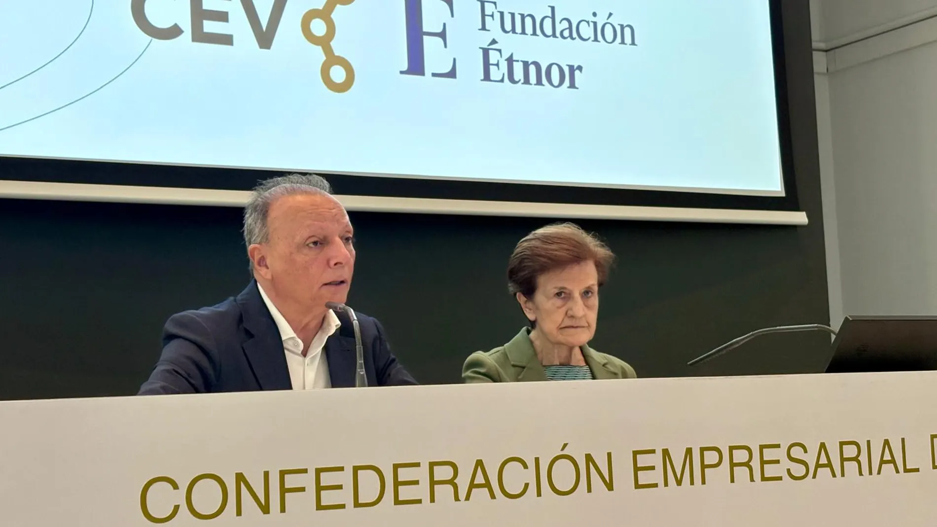 Combatir la economía sumergida desde la moral: "No puede ser modelo de éxito social la maximización del beneficio a cualquier precio"