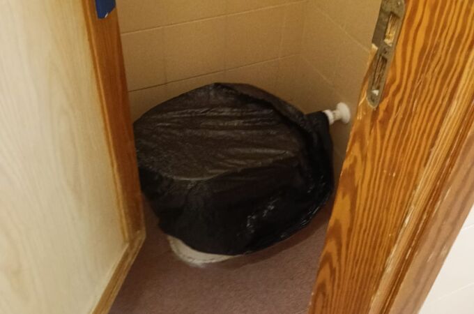 Baños del Colegio Jacarandá de Sevilla Baños del Colegio Jacarandá de Sevilla