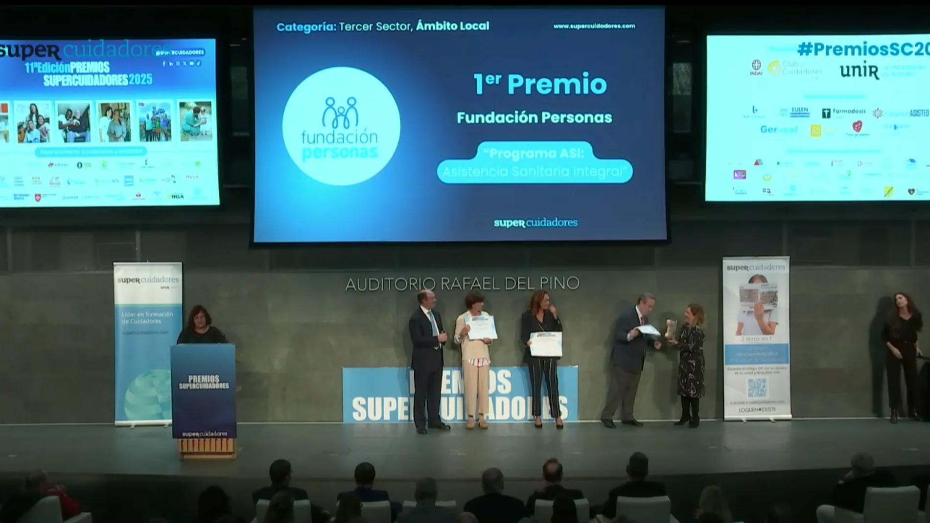 Carlos Martín Pérez, presidente de Fundación Personas, recoge el galardón