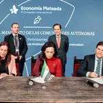 De arriba abajo, y de izquierda a derecha: Ángel Barrera, director de Adiper; Antonio Huertas, presidente de MAPFRE y Fundación MAPFRE; Loles López, consejera de Inclusión Social, Juventud, Familias e Igualdad de Andalucía; Sara Gª Espada, consejera de Salud y Servicios Sociales de Extremadura y Carlos Fernández, consejero de Economía y Hacienda y portavoz de la Junta de Castilla y León.