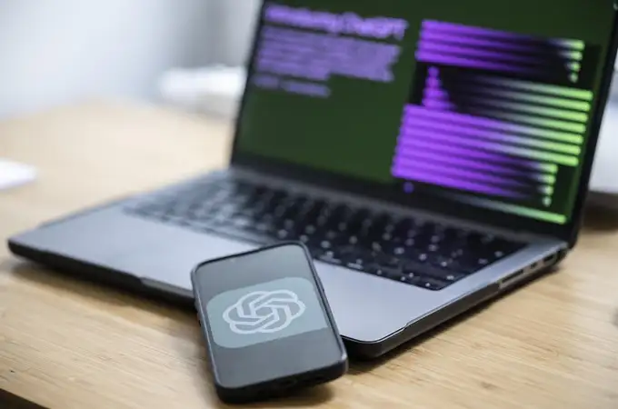 Ni pediatras ni psicólogos: la peligrosa IA a la que los padres están entregando la crianza de sus hijos Ni pediatras ni psicólogos: la peligrosa IA a la que los padres están entregando la crianza de sus hijos