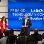 Arantxa Herranz y Christian Collado, presentadores de la gala de los Premios La Raz&oacute;n de Tecnolog&iacute;a y Consumo by Difoosion