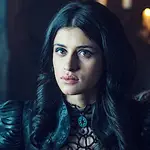 La actriz Anya Chalotra revela cómo The Witcher transformó su carrera y su forma de entender la actuación