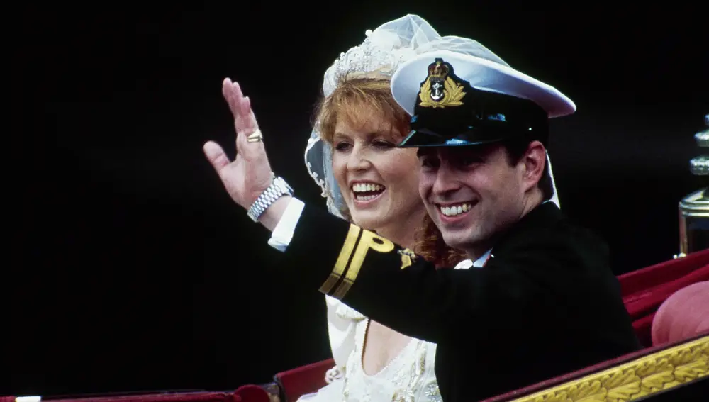 El príncipe Andrés y Sarah Ferguson el día de su boda