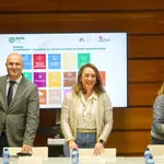 González Corral con los representantes de la Red AKISCyL en un encuentro celebrado en Valladolid
