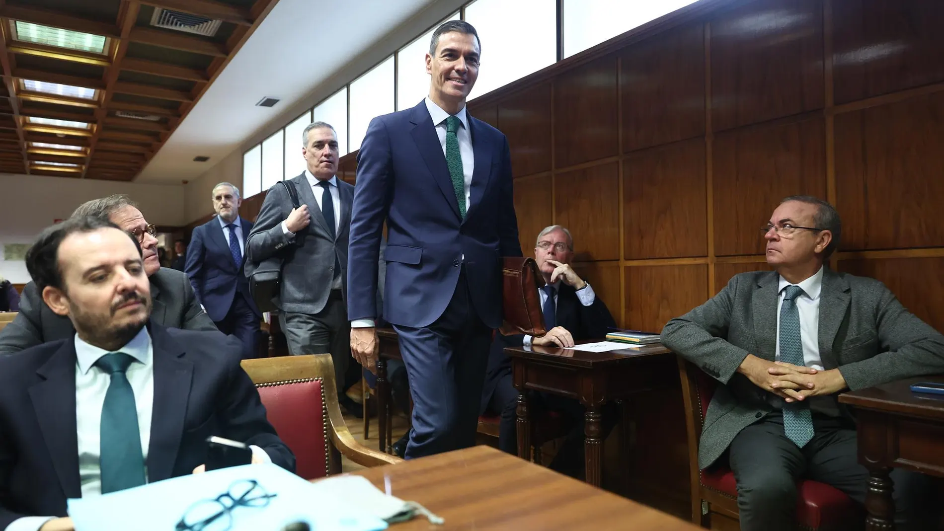 Bolaños dice que Sánchez salió "reforzado y exitoso" del Senado frente a la intervención "grotesca" del senador del PP