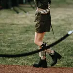 Detalle botas de agua street style Londres.