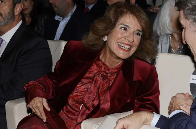 Ana Botella y su hija Ana Aznar conquistan Madrid con dos looks de otoño llenos de estilo en la presentación del libro de José María Aznar Ana Botella y su hija Ana Aznar conquistan Madrid con dos looks de otoño llenos de estilo en la presentación del libro de José María Aznar