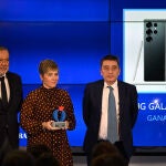 Laura B&aacute;rcena recog&iacute;a el Premio a Mejor Smartphone del A&ntilde;o 2025