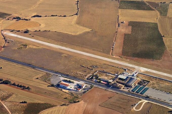 Aeródromo de Casas de los Pinos (Cuenca) Aeródromo de Casas de los Pinos (Cuenca)