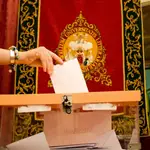 Un candidato a rector de la Universidad de Sevilla no podría completar su mandato por edad