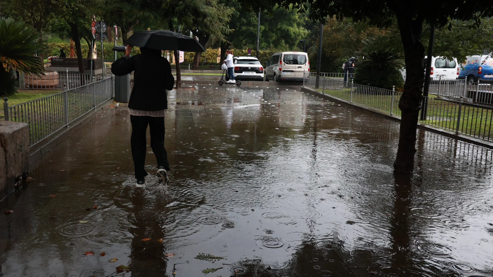 Una calle de Sevilla inundada