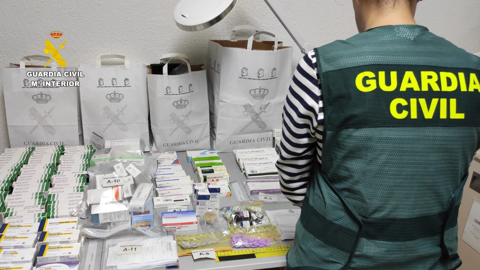 Medicamentos incautados por la Guardia Civil