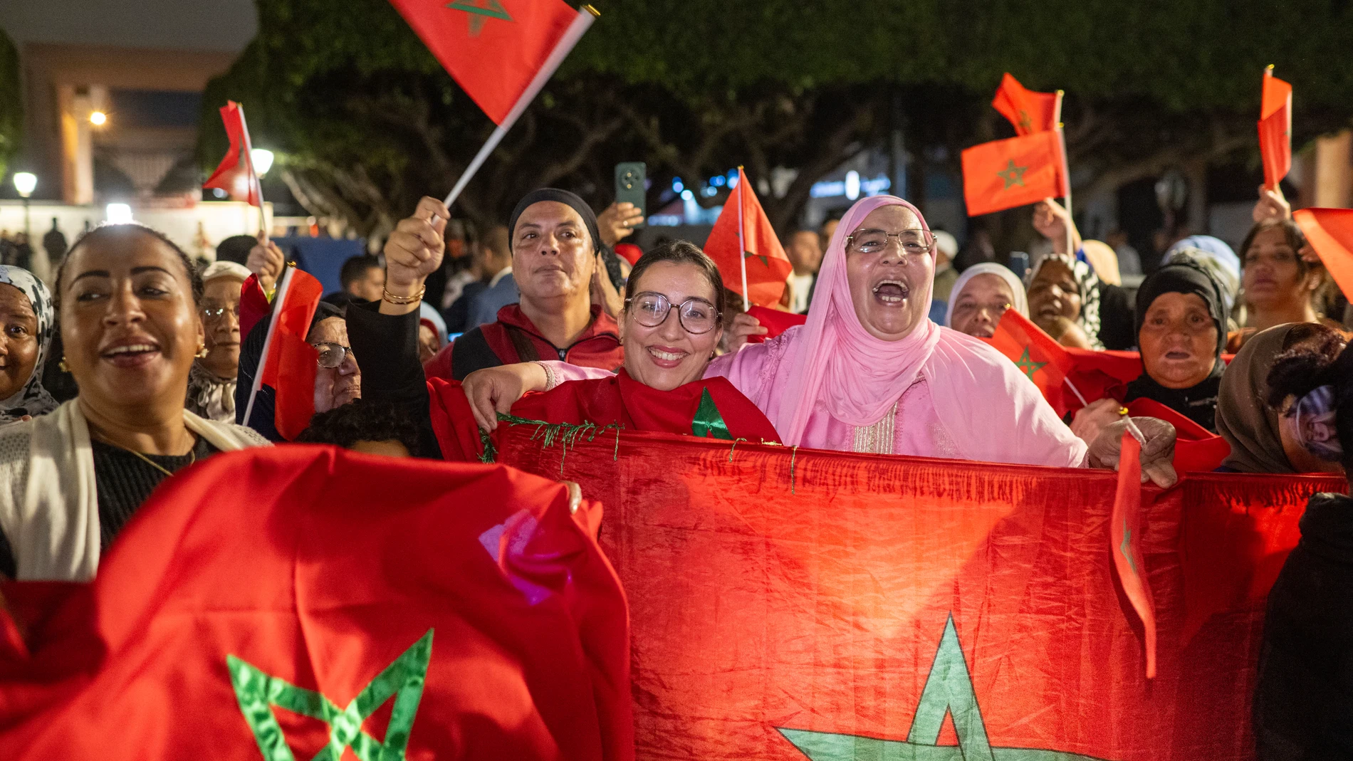 Los marroquíes celebran el respaldo de la ONU al plan de autonomía del Sáhara Occidental