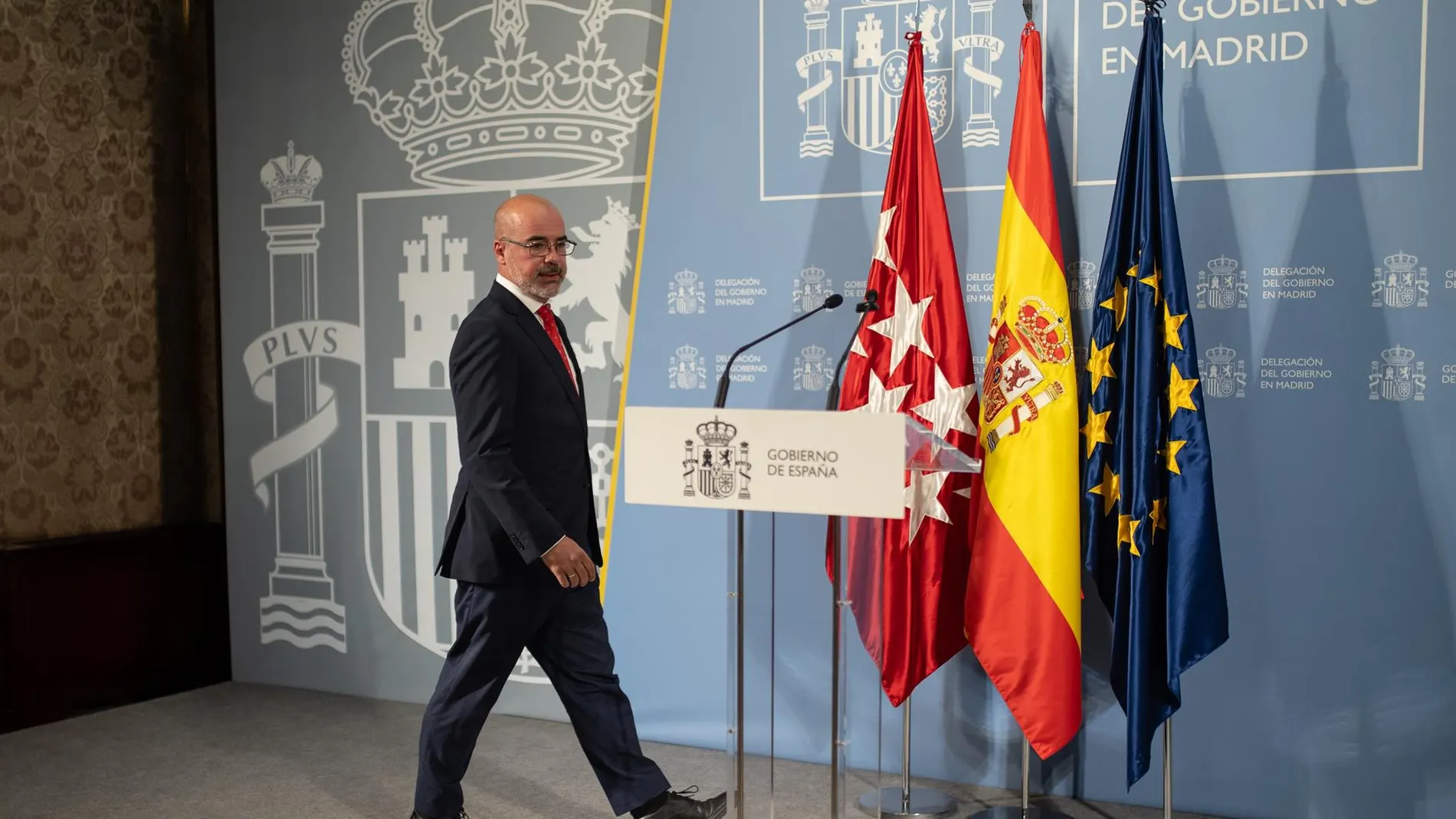 MADRID.-La Comunidad acusa al delegado del Gobierno de ser "un comisario político de Sánchez" y le acusa de "no dar información"