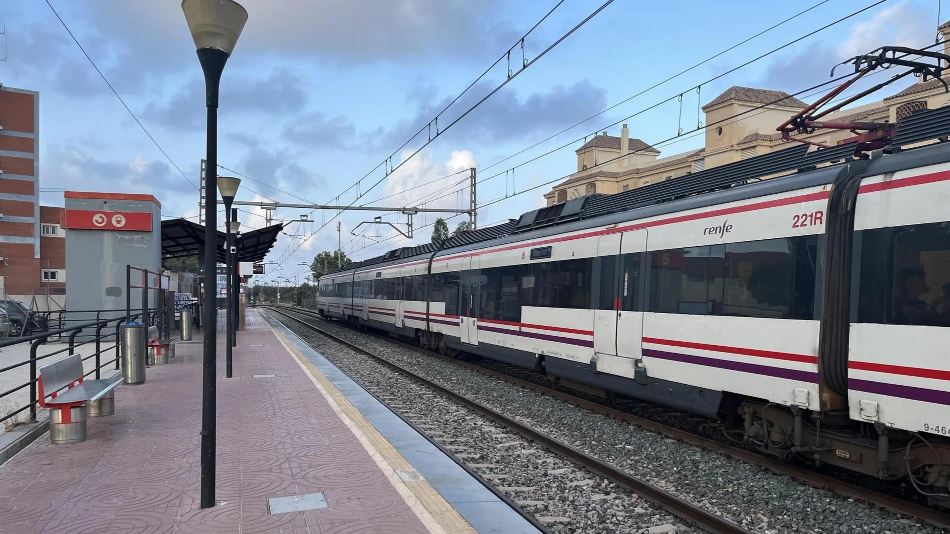 Varios colectivos sociales y ayuntamientos del Poniente almeriense vienen reclamando el Cercanías