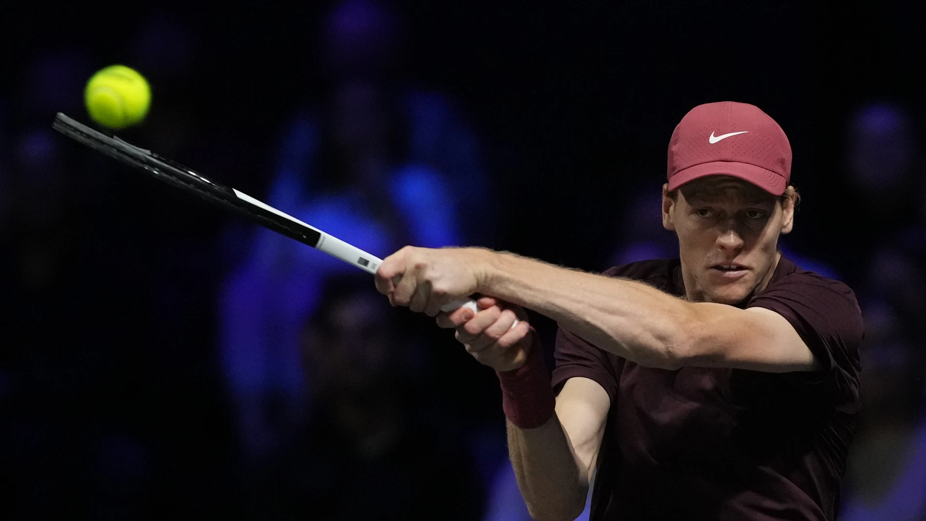 Italy's Jannik Sinner returns to Canada's Felix Auger-Aliassime during the final match of the Paris Masters tennis tournament in Paris, Sunday, Nov. 2, 2025. (AP Photo/Christophe Ena)