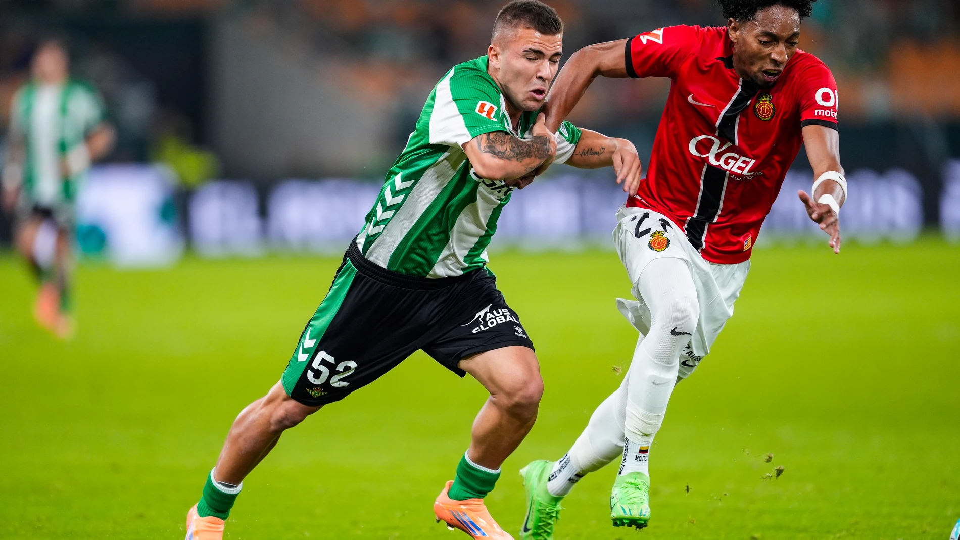 Johan Mojica of RCD Mallorca and Pablo Garcia of Real Betis in action during the Spanish league, LaLiga EA Sports, football match played between Real Betis and RCD Mallorca at La Cartuja stadium on November 2, 2025, in Sevilla, Spain. AFP7 02/11/2025 ONLY FOR USE IN SPAIN