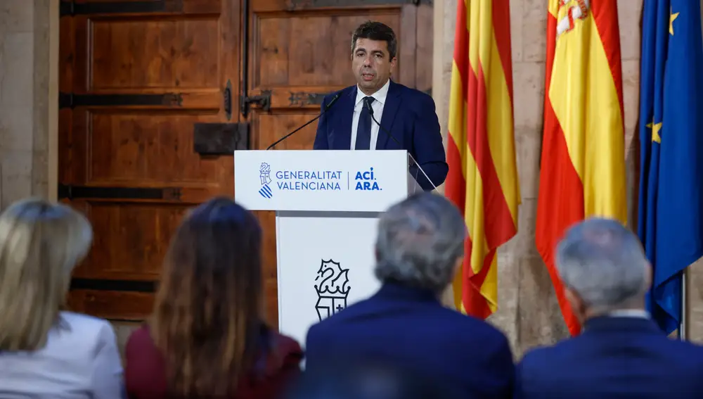 Mazón dimite como president de la Generalitat, no convoca elecciones y sigue como diputado