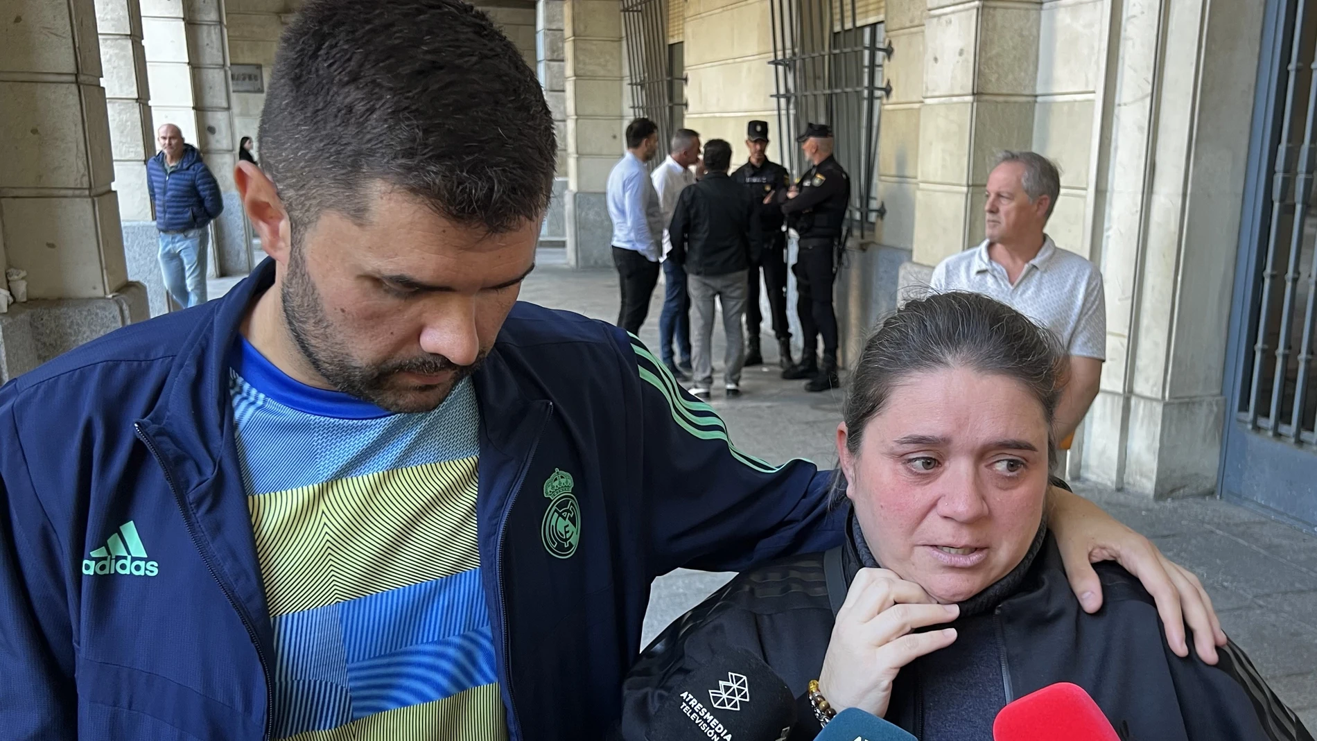 Daniel y María Linares, hermanos del hombre que fue asesinado en noviembre de 2021 en Dos Hermanas (Sevilla) a manos de su mujer y su amante