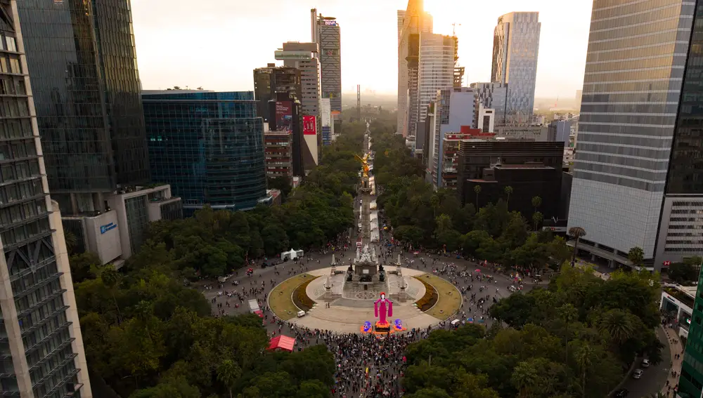 El emblemático Paseo de la Reforma se ha transformado estos días en un museo al aire libre