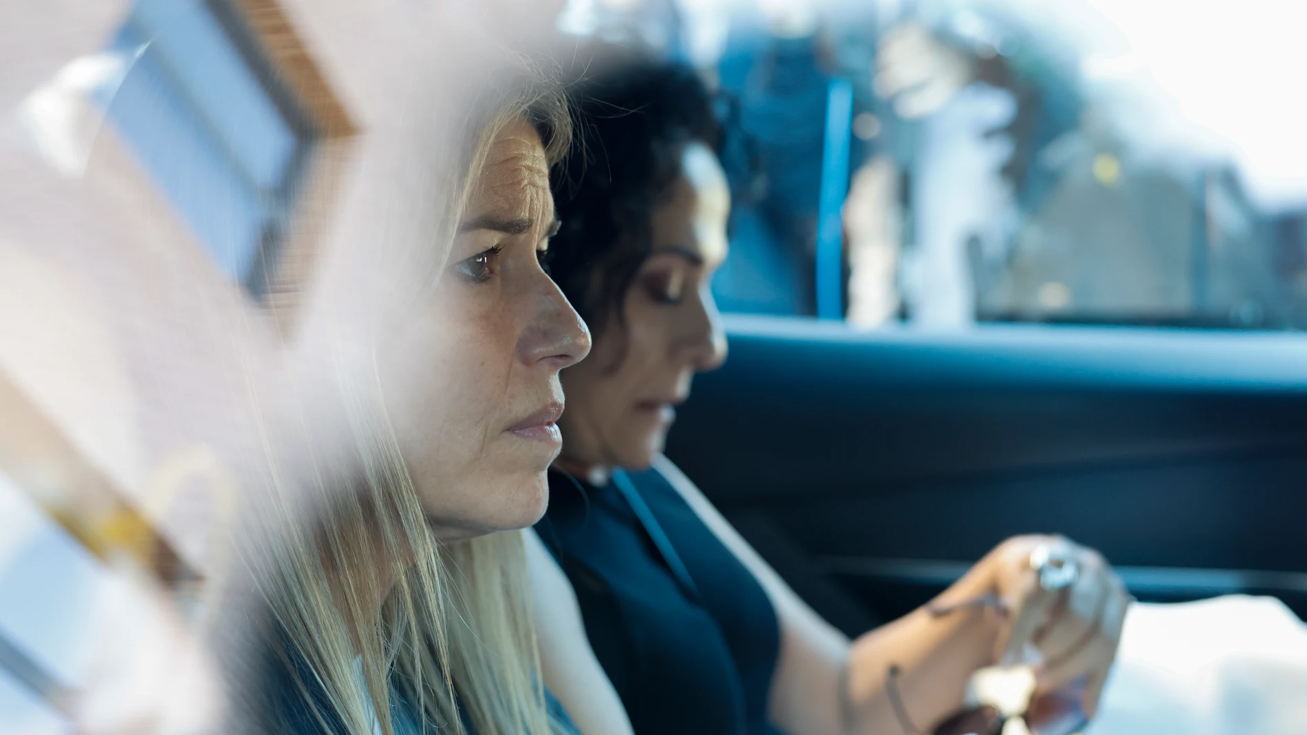 GRAFCVA175. CATARROJA (VALENCIA), 03/11/2025.- Maribel Vilaplana, la periodista que comió con el president de la Generalitat, Carlos Mazón, el 29 de octubre de 2024, el día de las inundaciones que causaron 229 muertos, a su salida este lunes de los juzgados de Catarroja. EFE/Ana Escobar