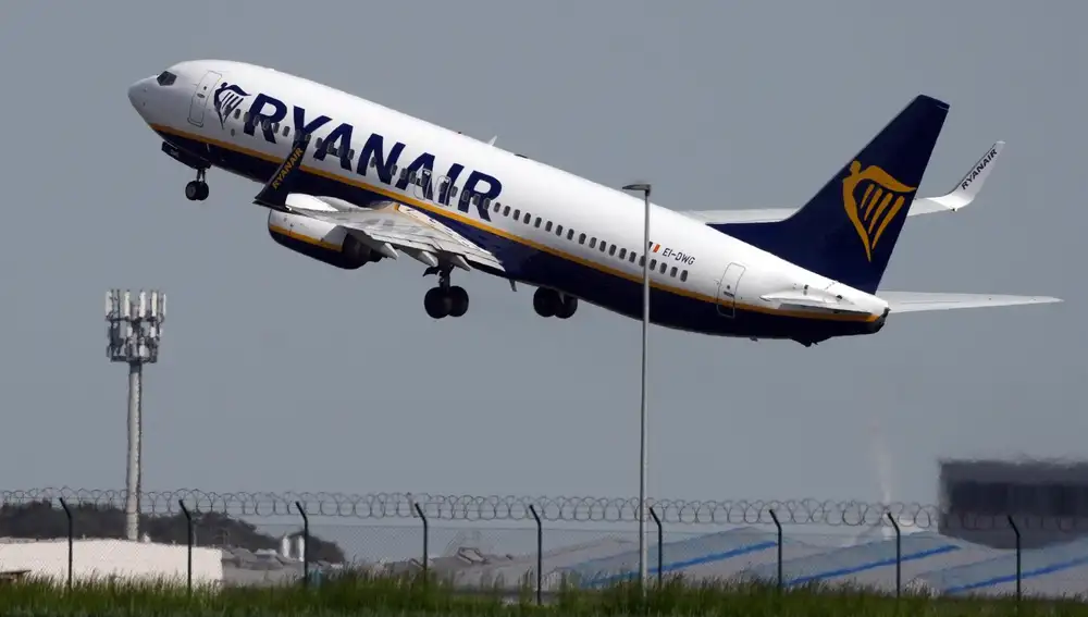 Economía.- Ryanair eleva su previsión de crecimiento de pasajeros por el adelanto de entregas de Boeing