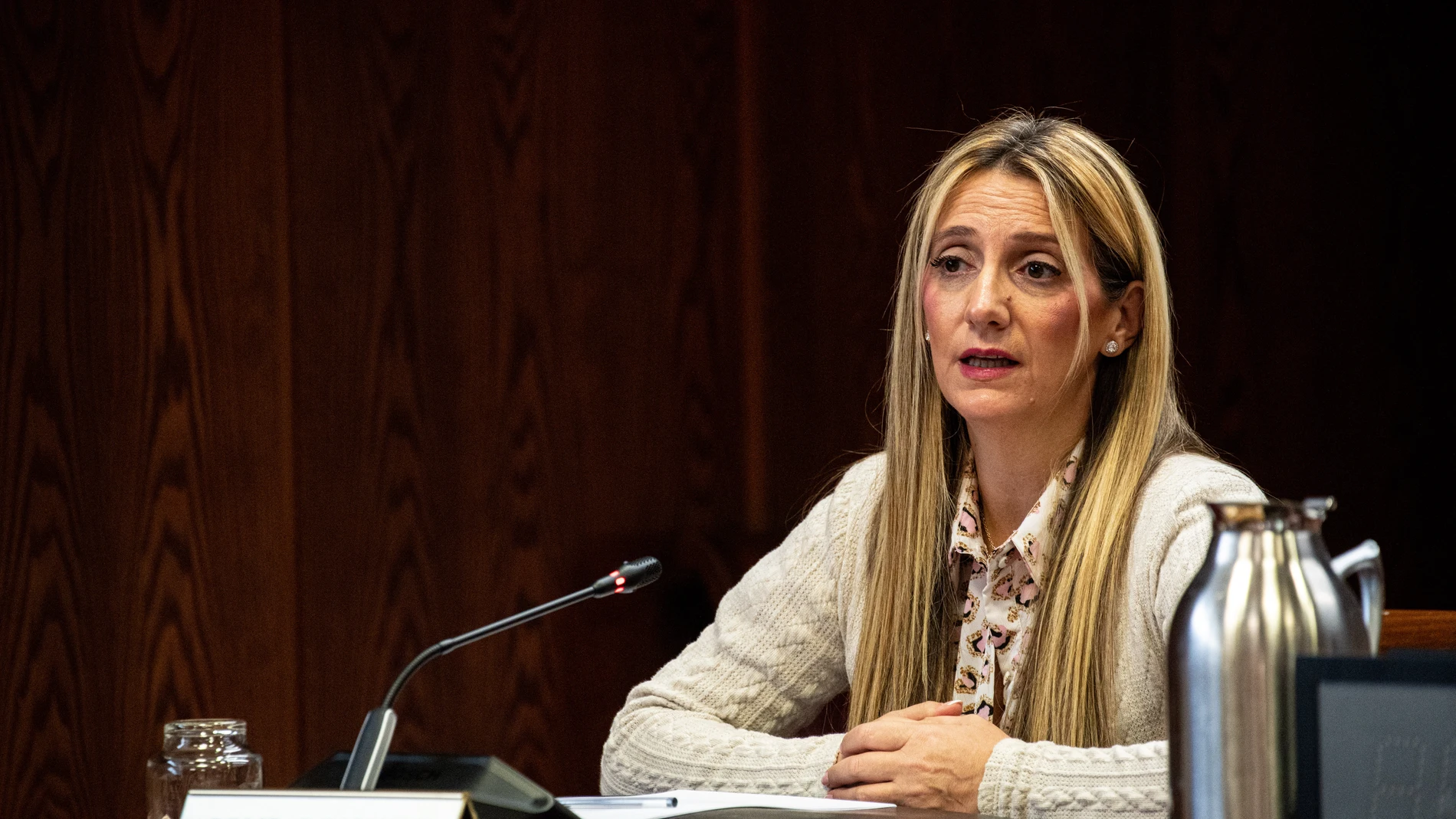 La exempleada en la sociedad mercantil Logirail, Claudia Montes Martínez, comparece ante la Comisión del ‘caso Koldo’ en el Senado, a 3 de noviembre de 2025, en Madrid (España). Montes ha sido citada en la comisión por su vinculación con el exministro José Luis Ábalos. En sede judicial Montes ya declaró que solicitó ayuda a Abalos para conseguir un empleo en el que estuvo entre 2019 y 2022. Además aseguró que Koldo fue el encargado de conseguir su contratación en Logirail. 03 NOVIEMBRE 2025 ...