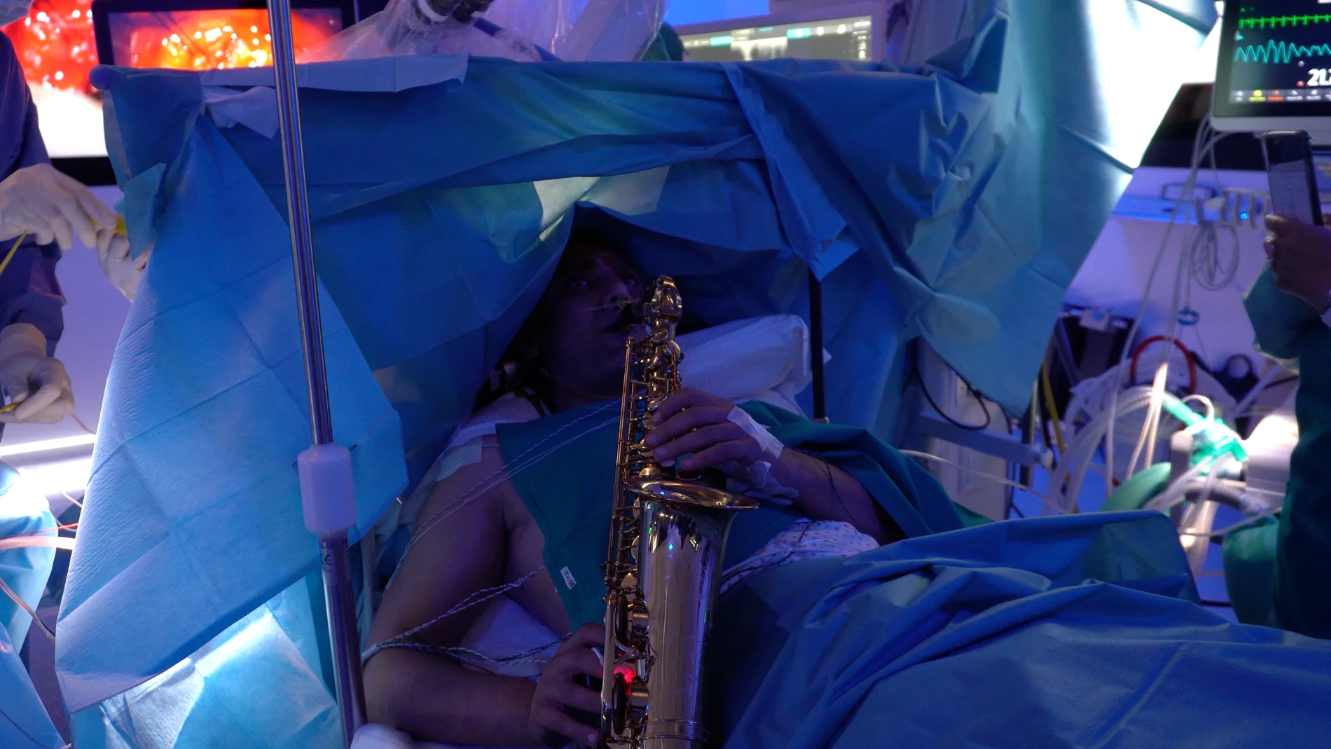 Durante la intervención a un músico