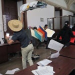 Protestas por asesinato de alcalde de Uruapan derivan en disturbios en oeste de M&eacute;xico