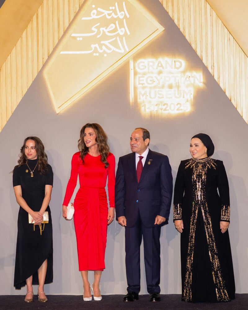 Los looks de Rania y Salma.