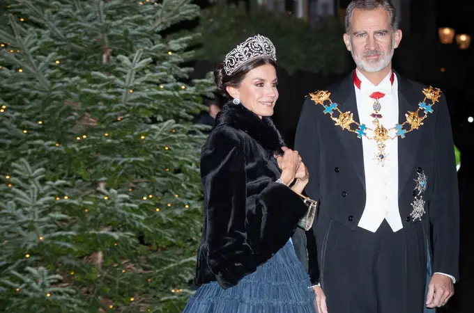 Los looks de gala más comentados de la Reina Letizia: cuando la moda se convierte en diplomacia real Los looks de gala más comentados de la Reina Letizia: cuando la moda se convierte en diplomacia real