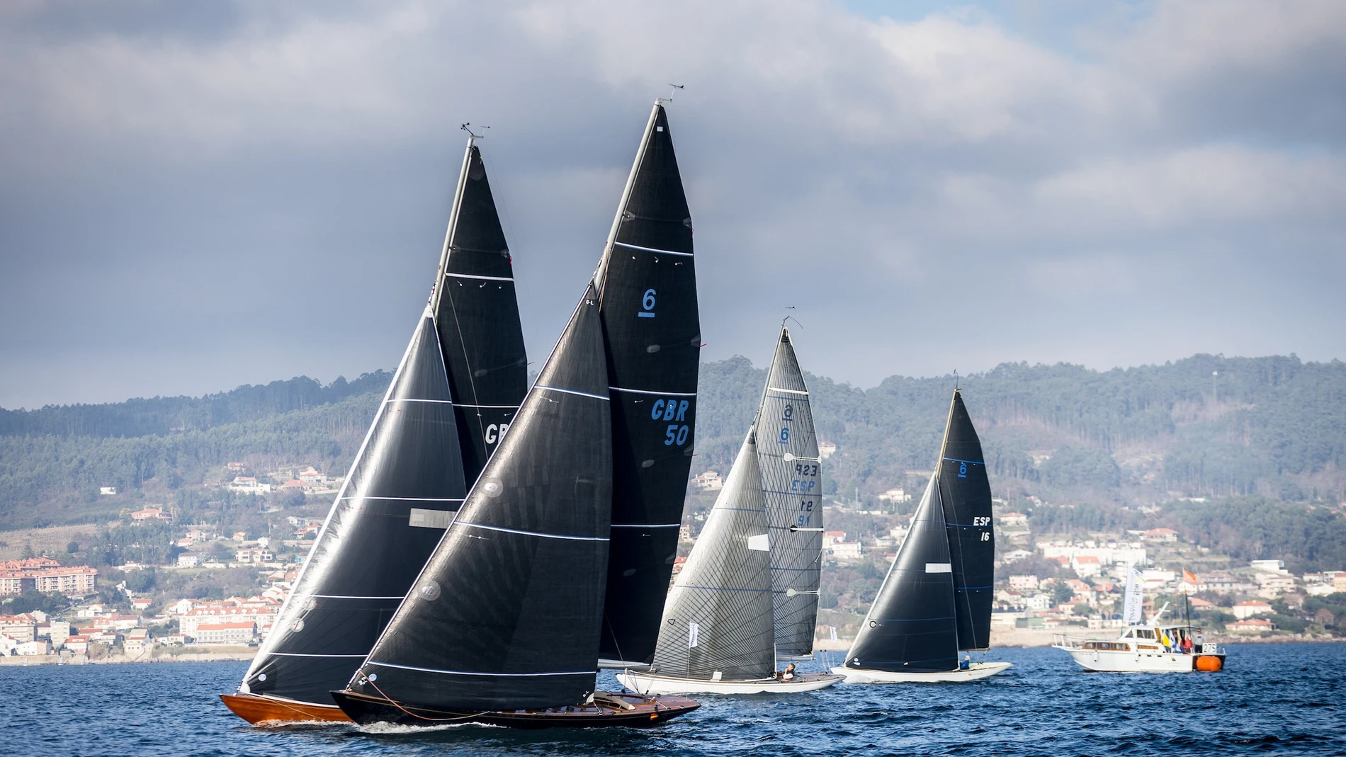 (Foto de ARCHIVO) El Desafío Barceló cierra este fin de semana en Sanxenxo la Liga Española de la clase 6M REMITIDA / HANDOUT por SAILINGSHOTS BY MARIA MUIÑA Fotografía remitida a medios de comunicación exclusivamente para ilustrar la noticia a la que hace referencia la imagen, y citando la procedencia de la imagen en la firma 25/11/2023