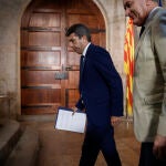 Mazón dimite como president de la Generalitat, no convoca elecciones y sigue como diputado