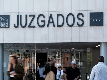 Fachada de los Juzgados de Plaza de Castilla Fachada de los Juzgados de Plaza de Castilla