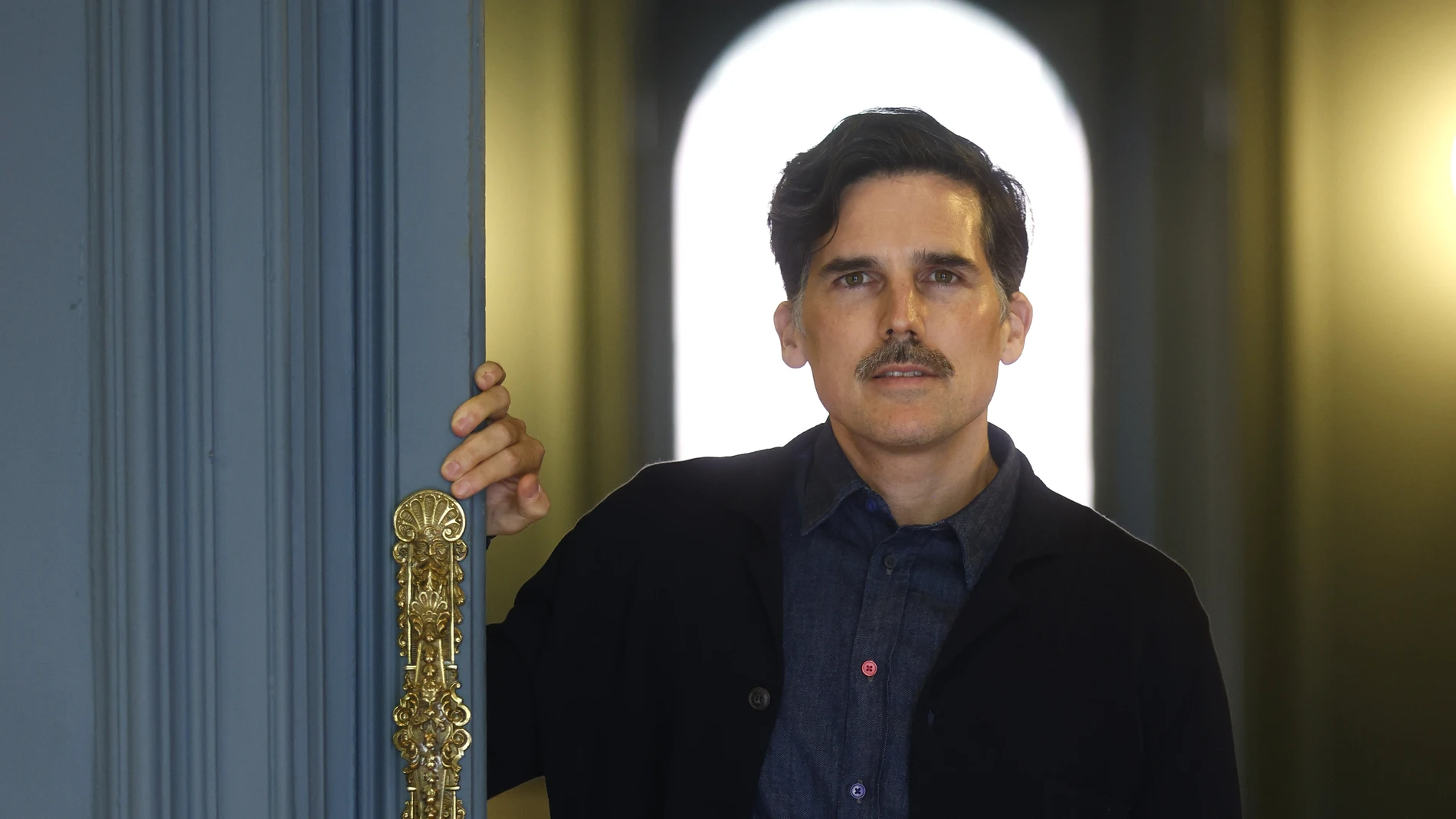 GRAFCAT4215. BARCELONA, 03/11/2025.- El escritor argentino Pablo Maurette ha ganado este lunes la 43ª edición del Premio Herralde de novela, convocado por editorial Anagrama y dotado con 25.000 euros, con su obra 'El contrabando ejemplar'. EFE/Quique Garcia