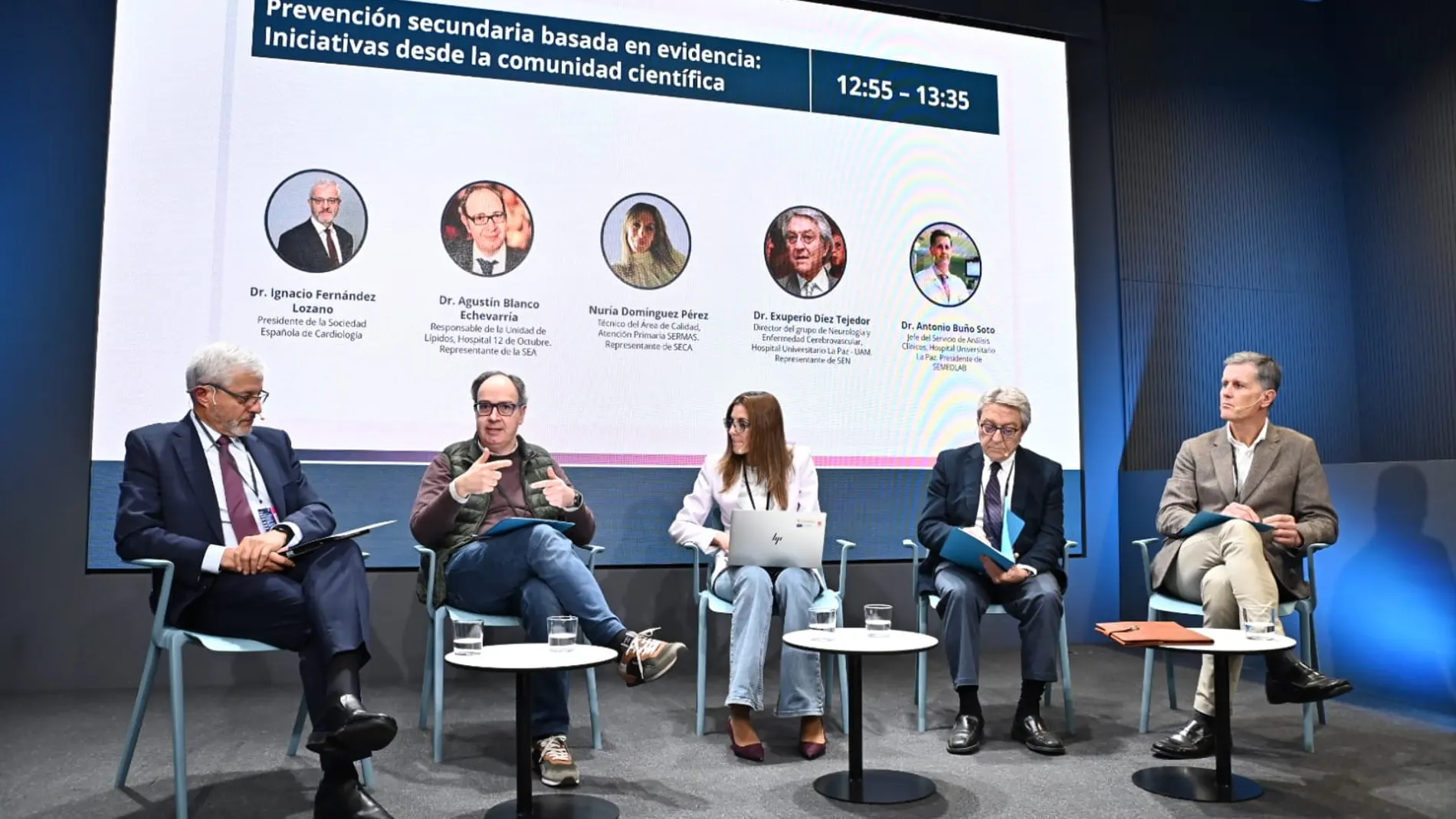 Representantes de las sociedades científicas en la mesa dedicada a la prevención cardiovascular