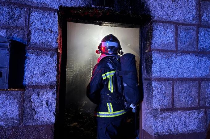 Sucesos.- Controlado un incendio sin heridos originado en la chimenea de una vivienda en Bustarviejo (Madrid)