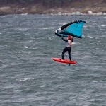 Las fuertes rachas de viento ponen en alerta a cinco comunidades