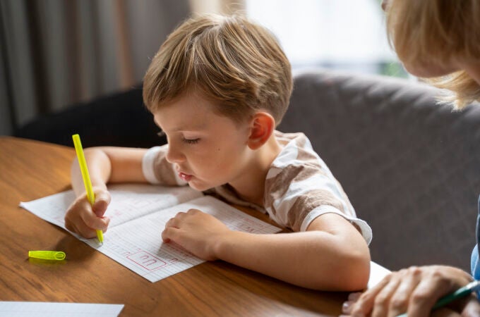 La moda del 'homeschooling' o desescolarización: qué dice la ley española y cuándo puede ser un problema La moda del 'homeschooling' o desescolarización: qué dice la ley española y cuándo puede ser un problema