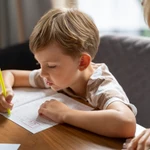 La moda del 'homeschooling' o desescolarización: qué dice la ley española y cuándo puede ser un problema