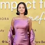 Selena Gómez con piel radiante.