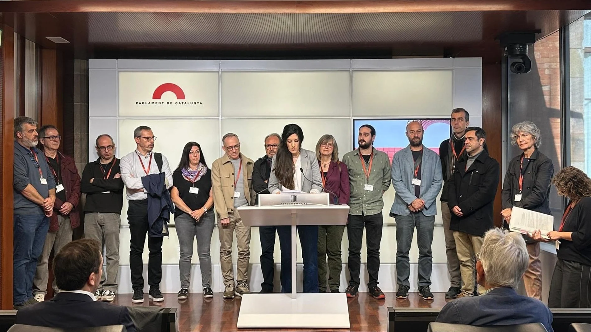 Docentes piden en el Parlament recuperar la tercera hora de Filosofía en 1º de Bachillerato