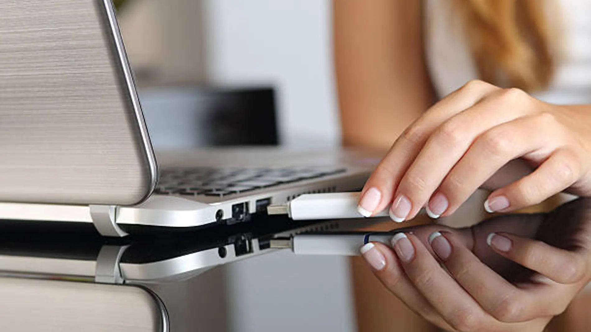 Adiós a las memorias usb y pendrives: las nuevas formas de guardar información