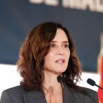 Ayuso cree que Sánchez solo puede "depurarse a sí mismo"